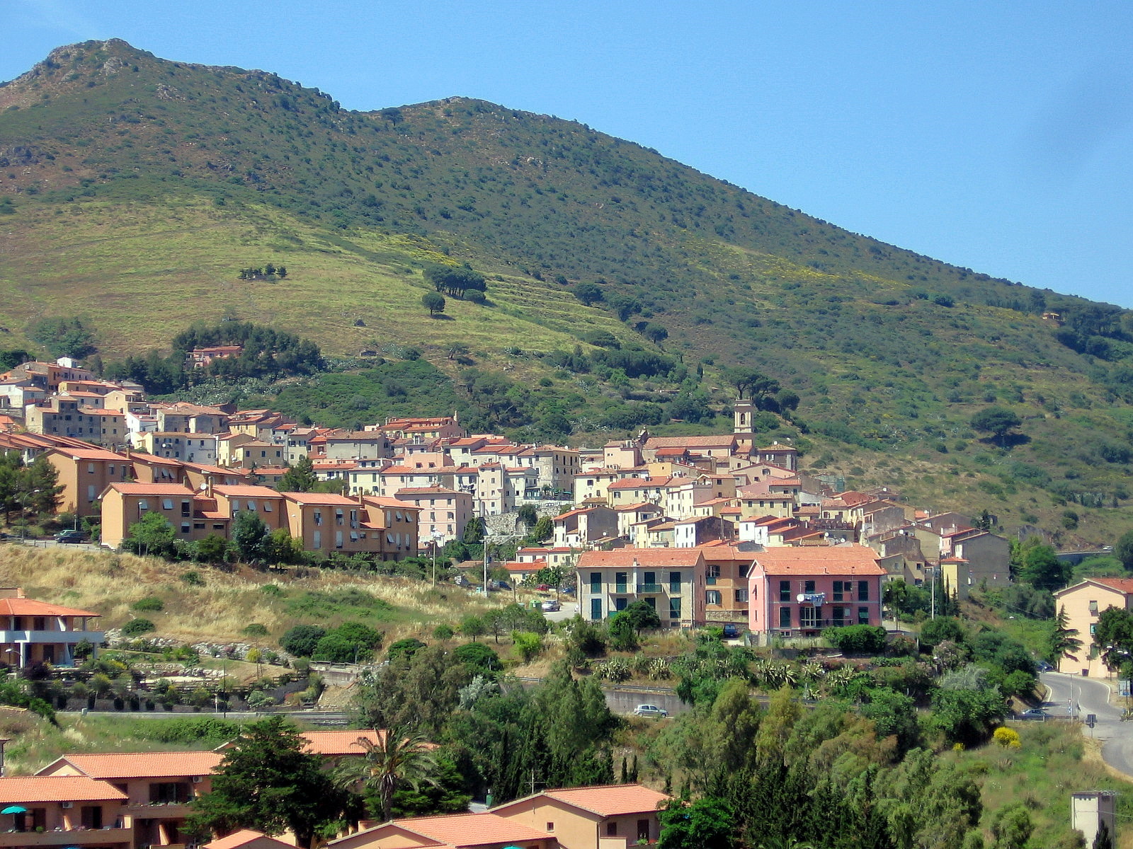Rio nell'Elba und der zu erklimmende Monte Strega